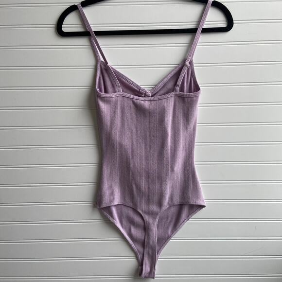 Le Lis S Lavender Purple Tie Up Ruched Keyhole Cutout Camisole Bodysuit - Picture 4 of 7